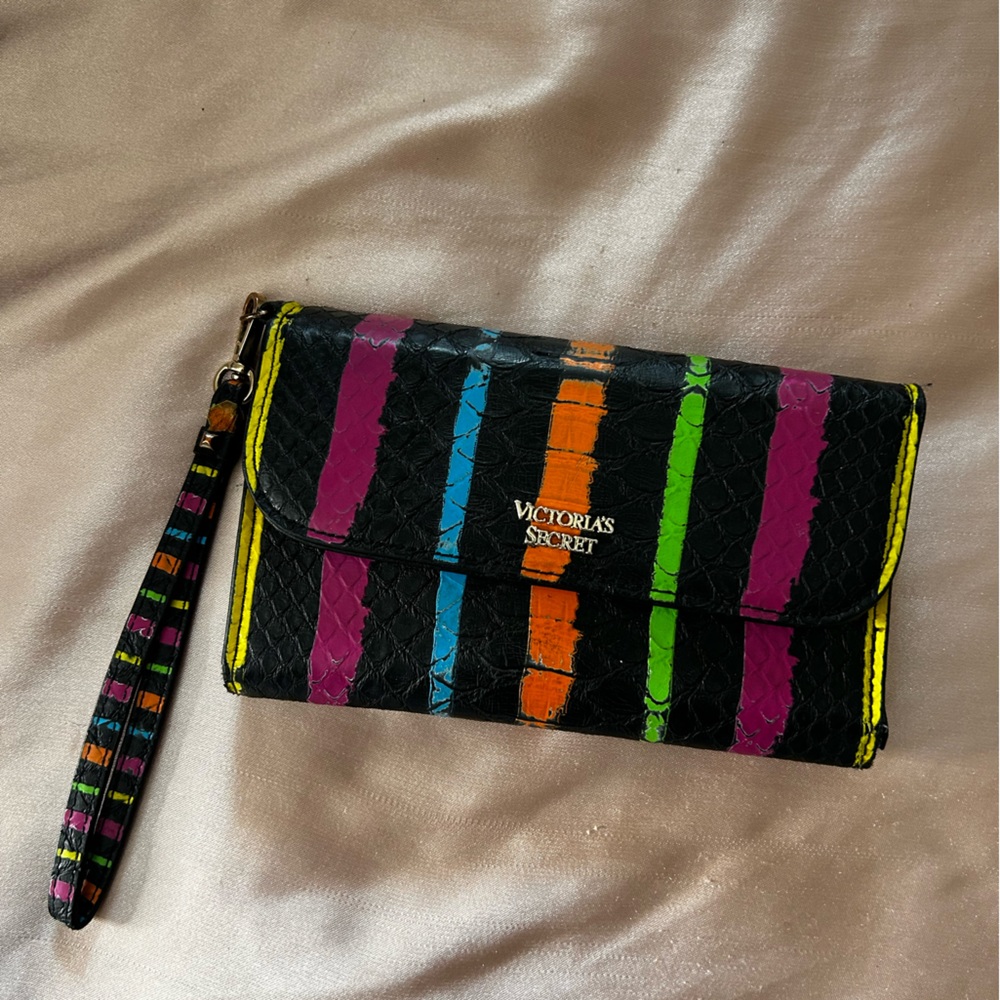 Victoria’s secret black wristlet wallet